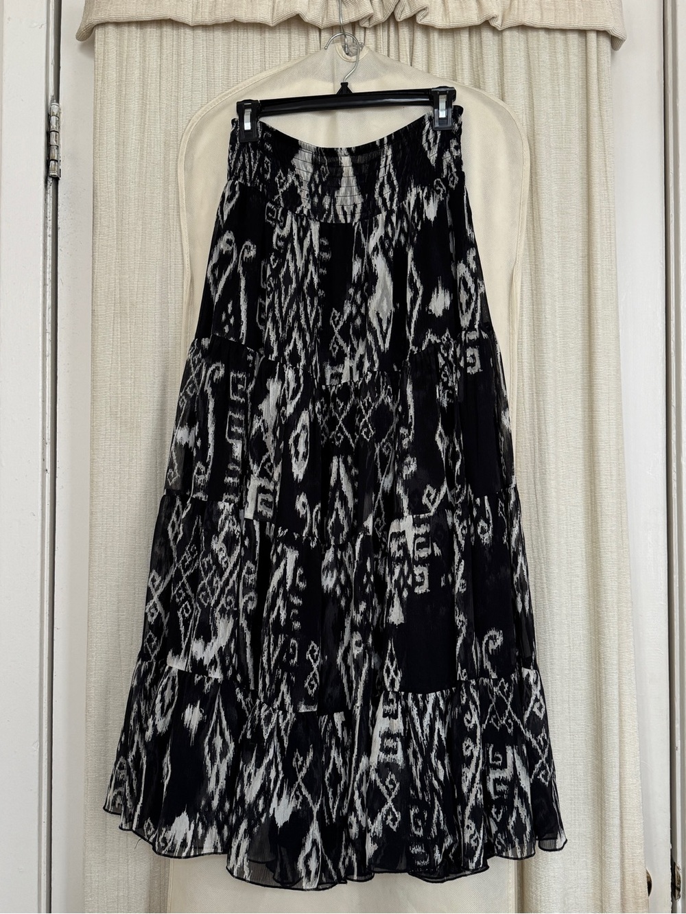 Coldwater Creek Black and White Printed Boho Maxi Skirt Fits Sizes 4-6
